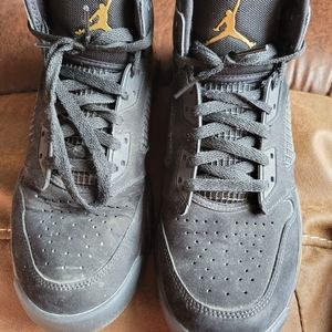 Slightly used men's Jordan's